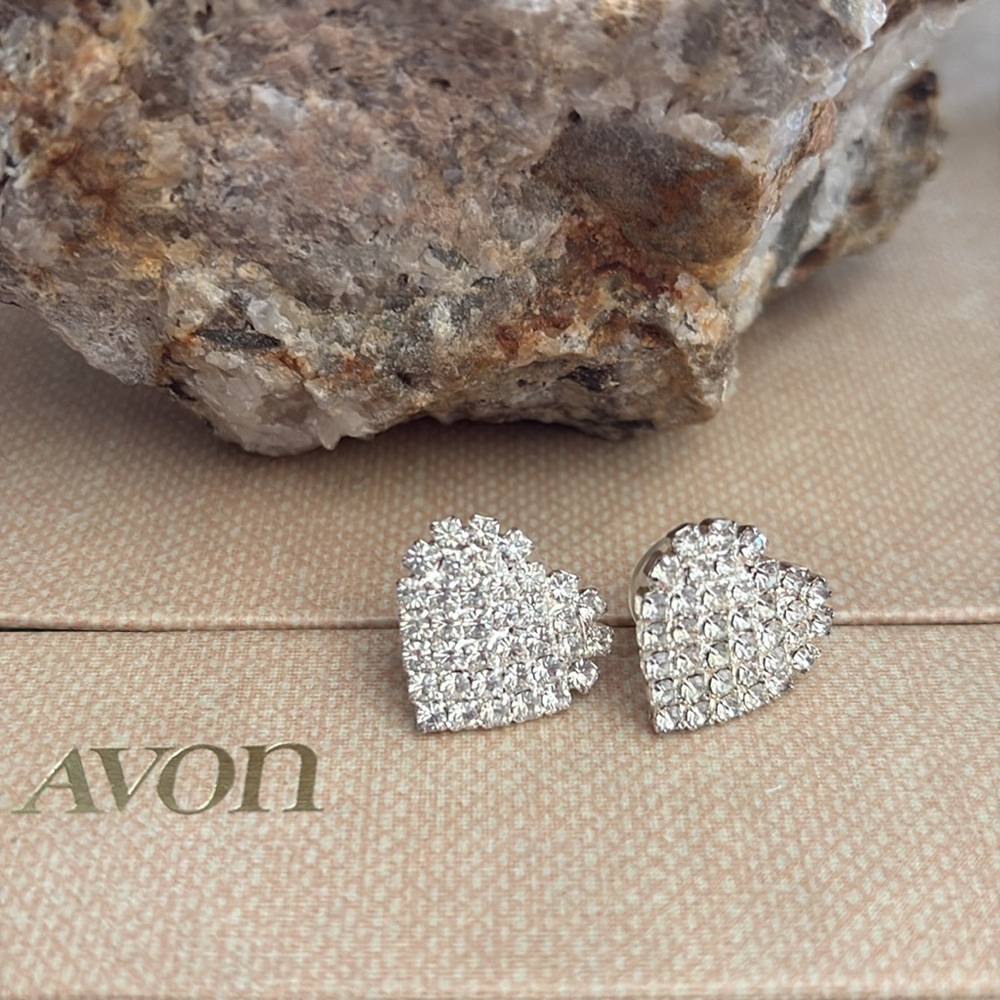 Avon SilverTone Heart Stud Earrings with Clear Rhinestones, Pave Style – NWOT 76